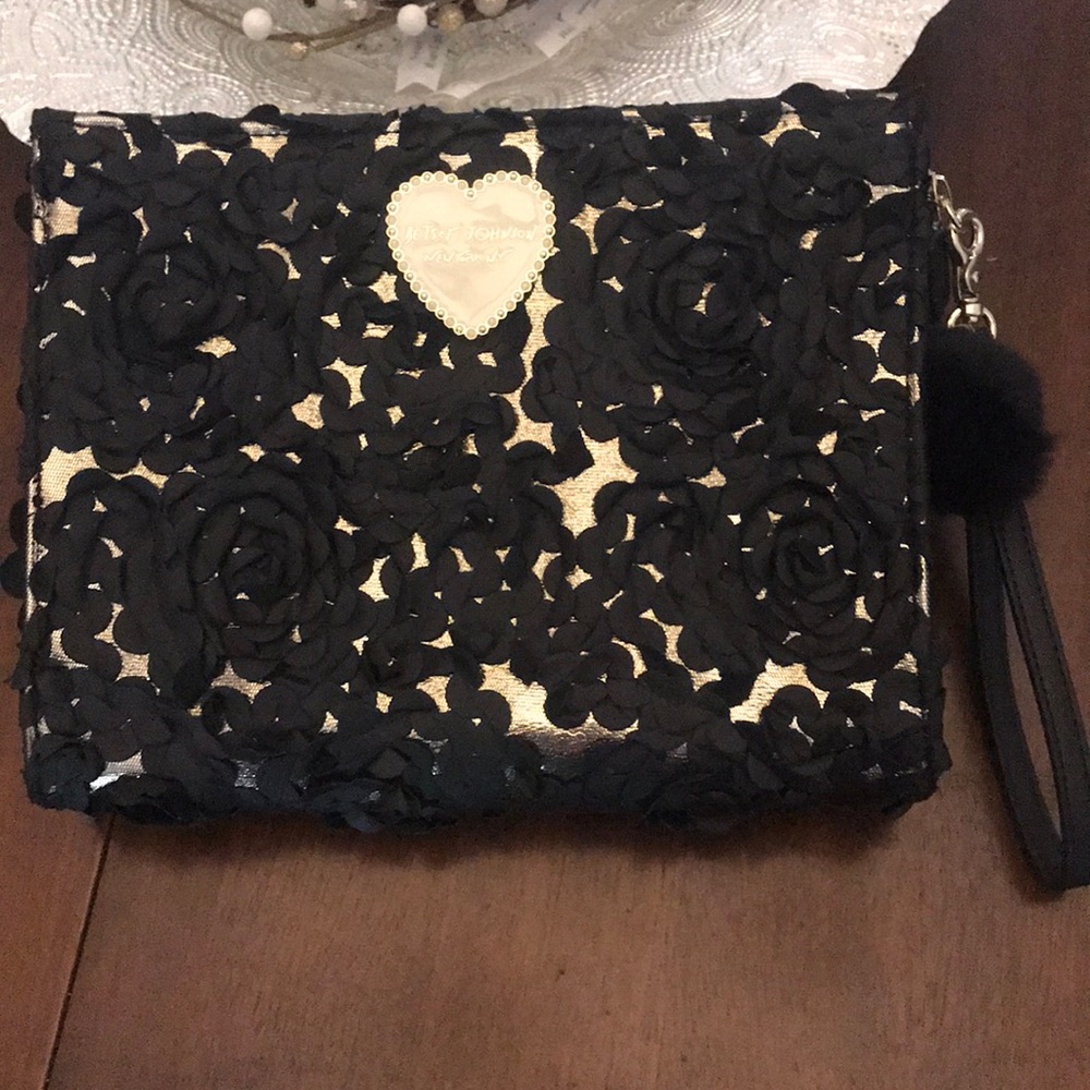 Extra Large clutch/wristlet